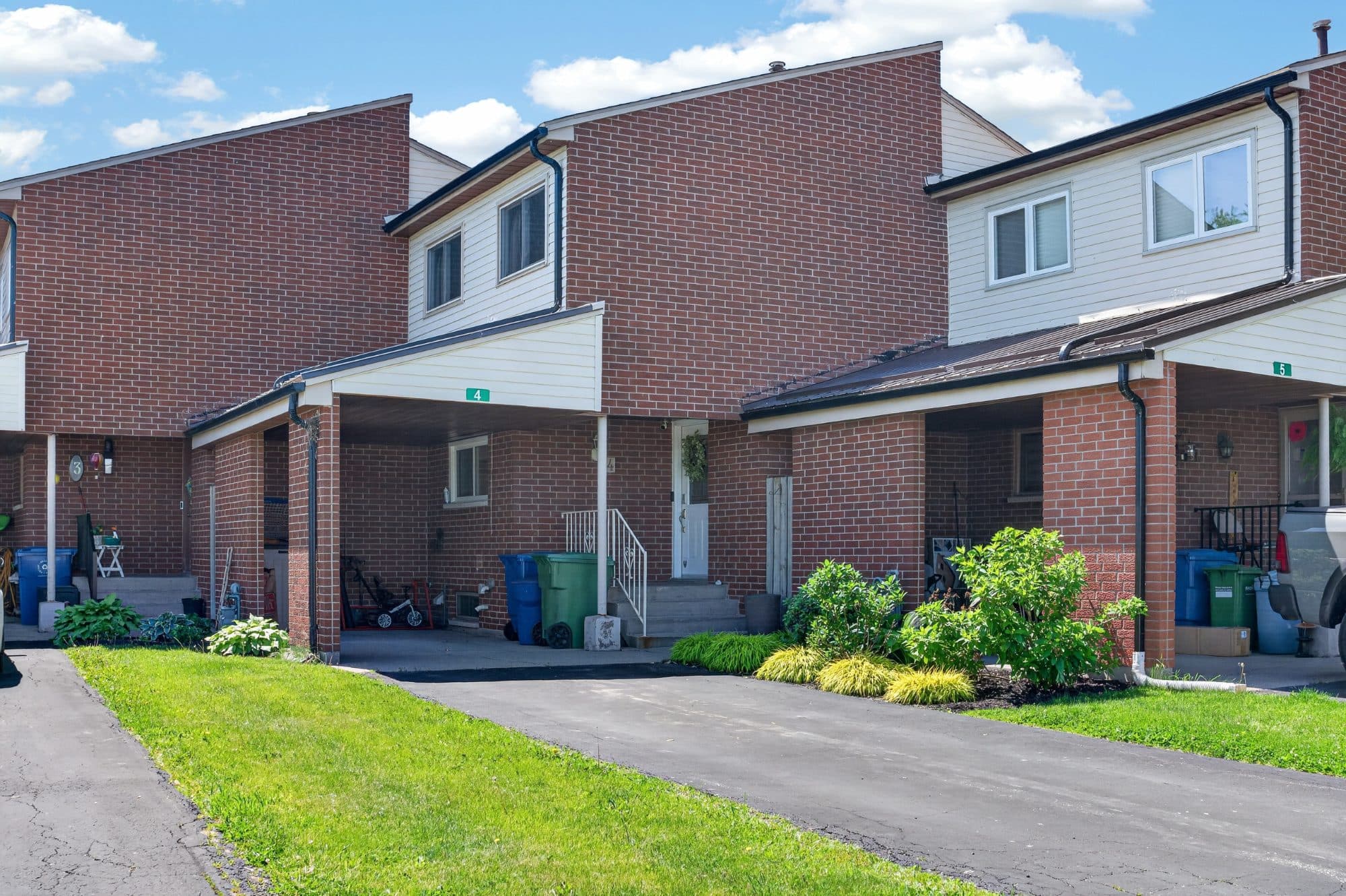 Townhouse in Harrow, ON